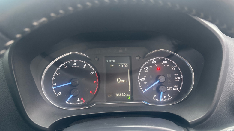 Toyota Yaris 1.5 VVT-i Design 5dr Petrol Hatchback